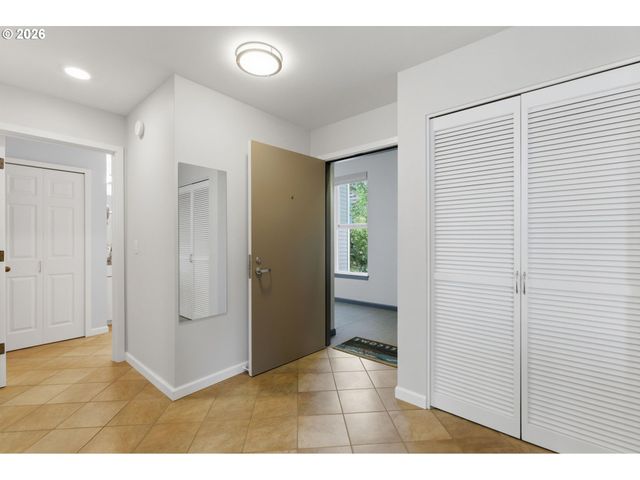 1616 S HARBOR Way 502, Portland, OR 97201