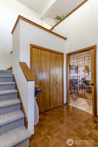 5531 Beverly Avenue NE, Tacoma, WA 98422