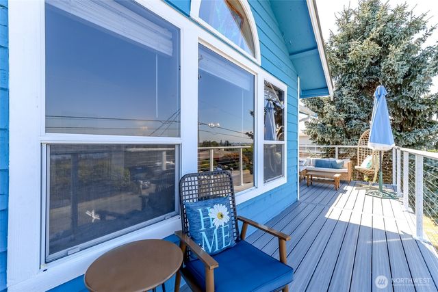 5531 Beverly Avenue NE, Tacoma, WA 98422