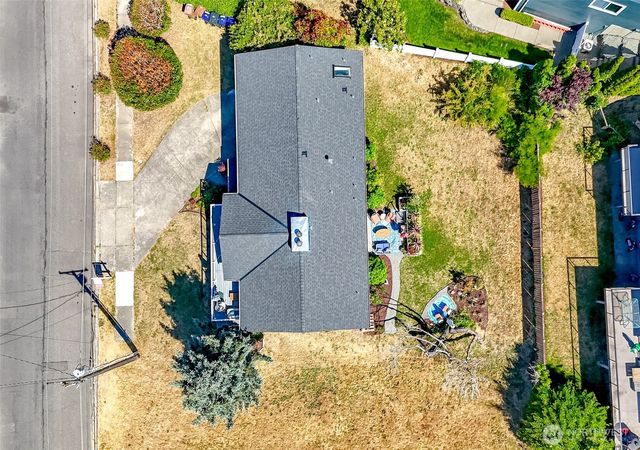 5531 Beverly Avenue NE, Tacoma, WA 98422