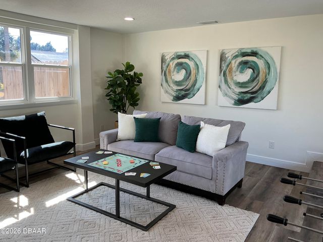 608 Cedar Avenue, Holly Hill, FL 32117