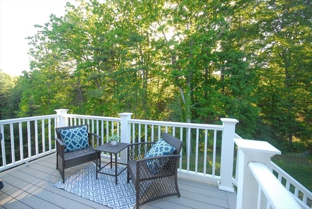 25 Black Horse Pl 25, Concord, MA 01742