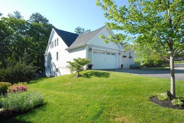 25 Black Horse Pl 25, Concord, MA 01742