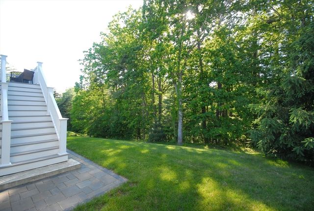 25 Black Horse Pl 25, Concord, MA 01742
