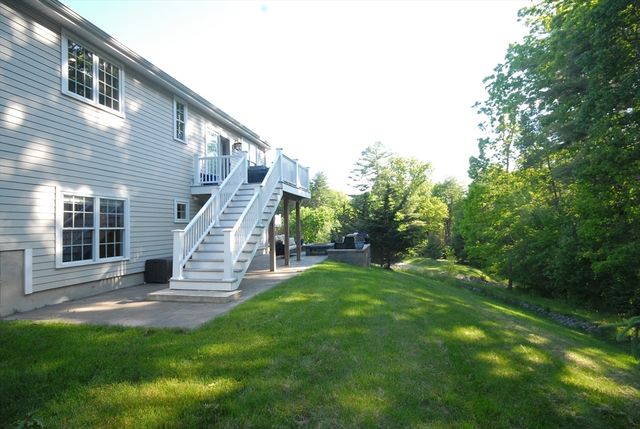 25 Black Horse Pl 25, Concord, MA 01742