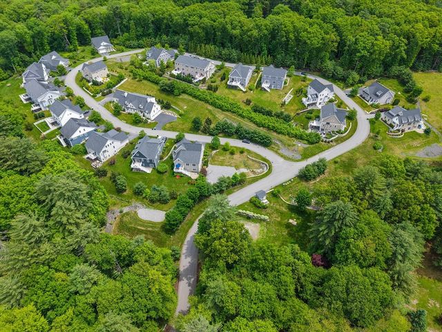 25 Black Horse Pl 25, Concord, MA 01742