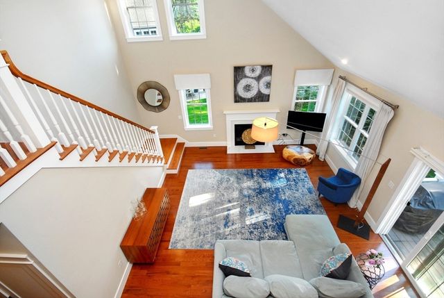 25 Black Horse Pl 25, Concord, MA 01742