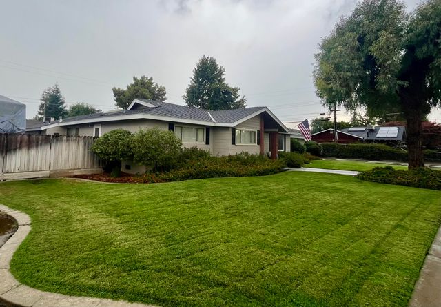 1145 N M Street, Tulare, CA 93274