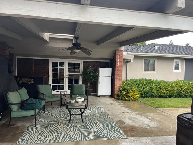 1145 N M Street, Tulare, CA 93274