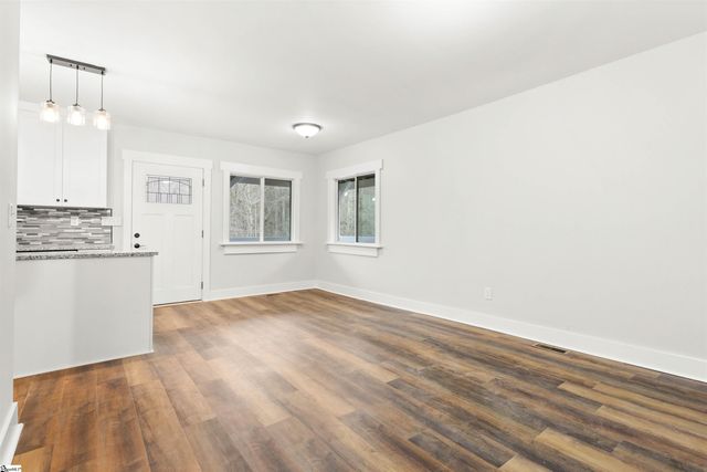 207 Zig Zag Road, Cross Hill, SC 29332