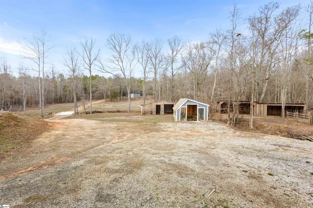 207 Zig Zag Road, Cross Hill, SC 29332
