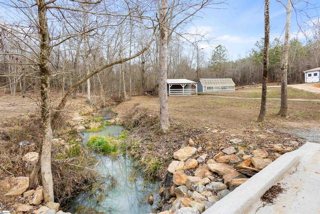 207 Zig Zag Road, Cross Hill, SC 29332