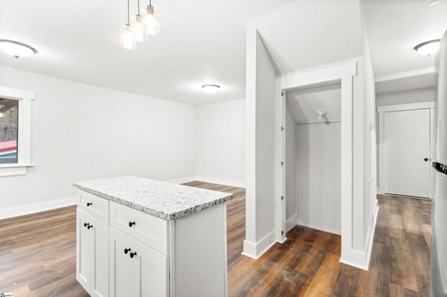 207 Zig Zag Road, Cross Hill, SC 29332