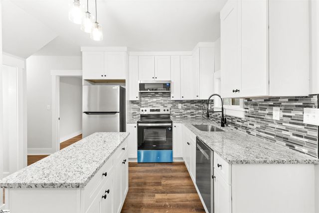 207 Zig Zag Road, Cross Hill, SC 29332