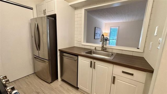 713 Summit North Drive NE 713, Atlanta, GA 30324