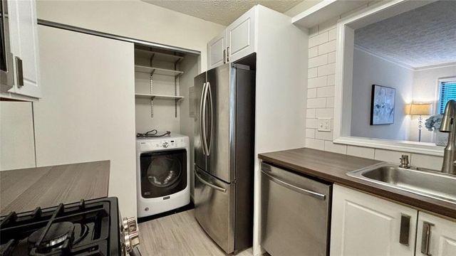 713 Summit North Drive NE 713, Atlanta, GA 30324