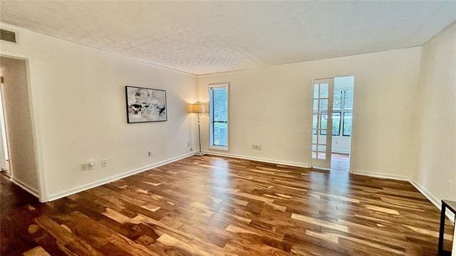 713 Summit North Drive NE 713, Atlanta, GA 30324