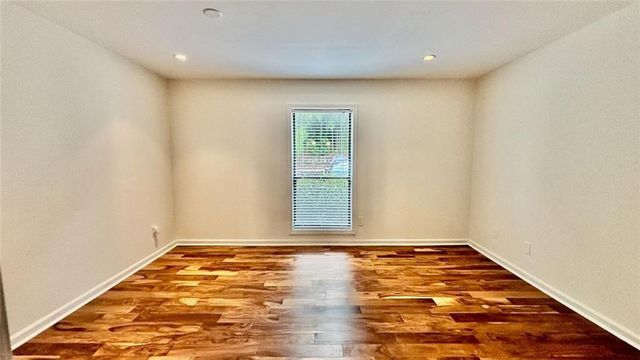 713 Summit North Drive NE 713, Atlanta, GA 30324