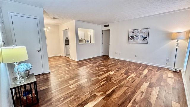 713 Summit North Drive NE 713, Atlanta, GA 30324