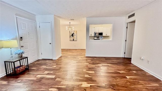 713 Summit North Drive NE 713, Atlanta, GA 30324