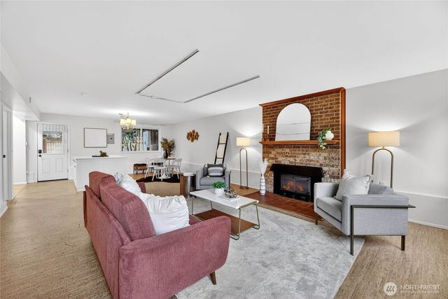 7511 43rd Avenue NE, Seattle, WA 98115