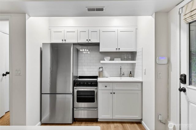 7511 43rd Avenue NE, Seattle, WA 98115