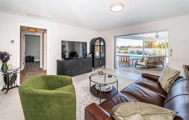 2180 DOLPHIN BOULEVARD S, St Petersburg, FL 33707