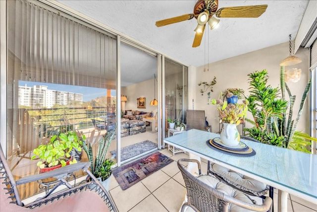 545 Oaks Lane 403, Pompano Beach, FL 33069