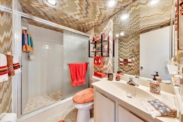 545 Oaks Lane 403, Pompano Beach, FL 33069