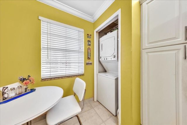 545 Oaks Lane 403, Pompano Beach, FL 33069