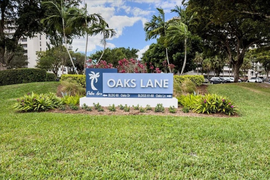 545 Oaks Lane 403, Pompano Beach, FL 33069