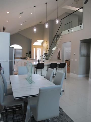 5285 NW 112th Ter, Coral Springs, FL 33076