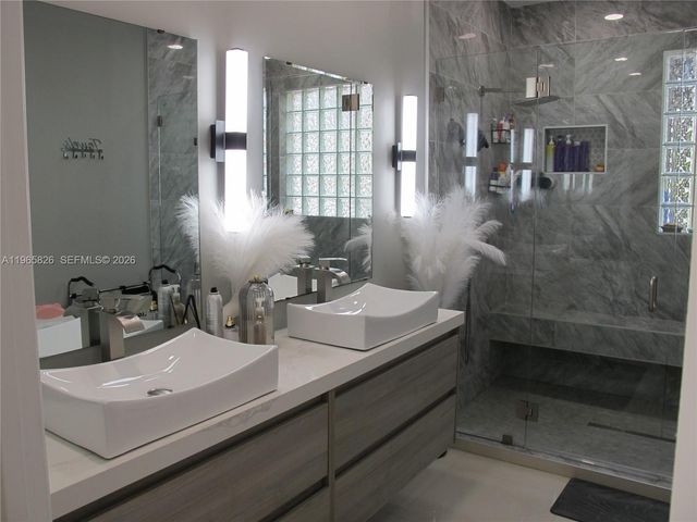 5285 NW 112th Ter, Coral Springs, FL 33076