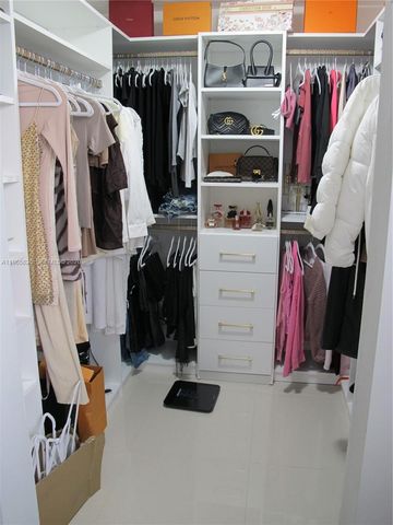 5285 NW 112th Ter, Coral Springs, FL 33076