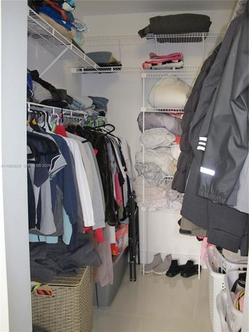 5285 NW 112th Ter, Coral Springs, FL 33076