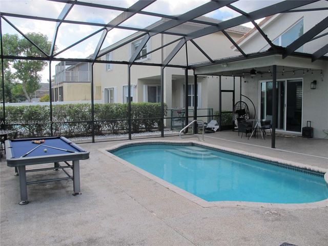 5285 NW 112th Ter, Coral Springs, FL 33076