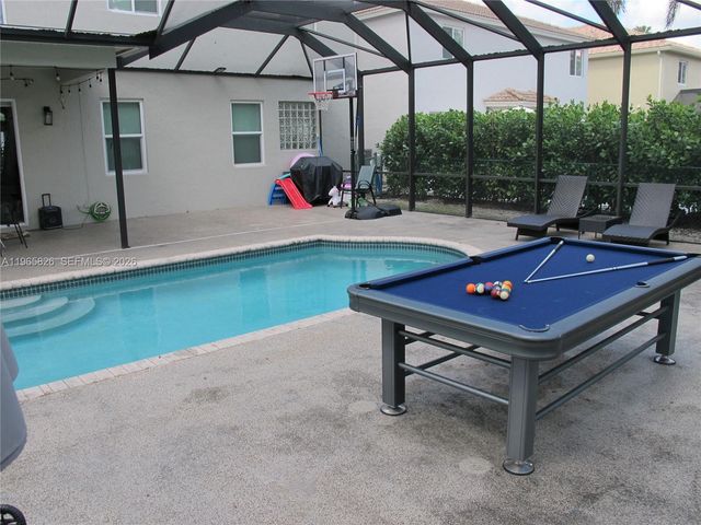 5285 NW 112th Ter, Coral Springs, FL 33076