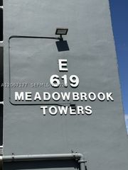 619 NE 14th Ave 403, Hallandale Beach, FL 33009