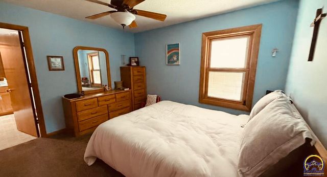 2606 SW 9th St, Topeka, KS 66606