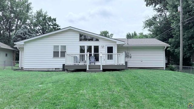 2606 SW 9th St, Topeka, KS 66606