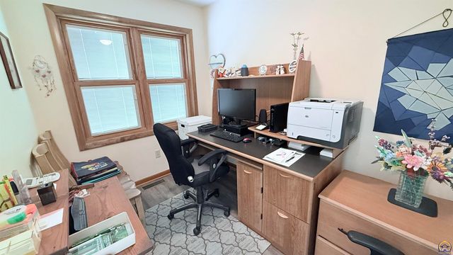 2606 SW 9th St, Topeka, KS 66606
