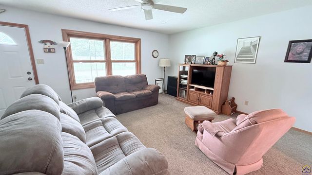 2606 SW 9th St, Topeka, KS 66606