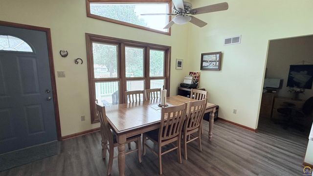 2606 SW 9th St, Topeka, KS 66606