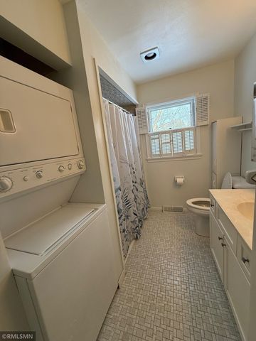 1222 W 4th Street, New Richmond, WI 54017