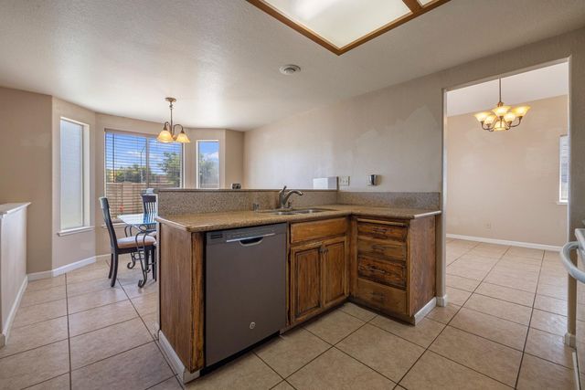 748 Codington Way, Modesto, CA 95357