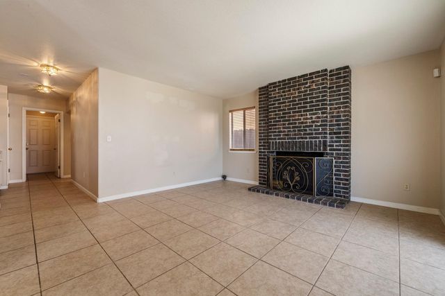 748 Codington Way, Modesto, CA 95357