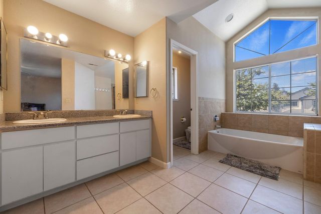 748 Codington Way, Modesto, CA 95357