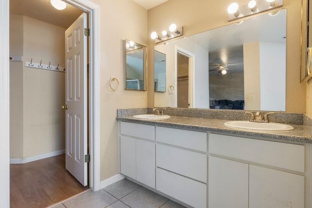 748 Codington Way, Modesto, CA 95357