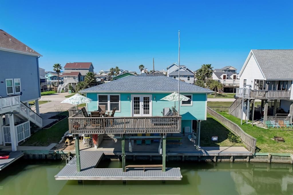 22819 Vida Street, Galveston, TX 77554