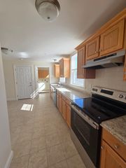 69-71 Mall St 3, Lynn, MA 01905